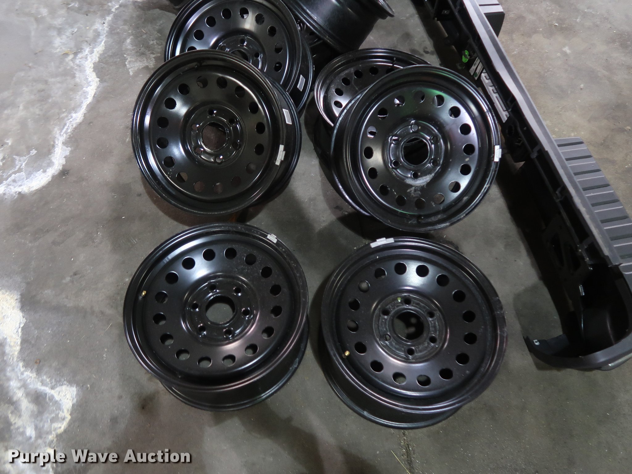 Chevrolet truck parts in Kansas City, KS Item DF2300 sold Purple Wave