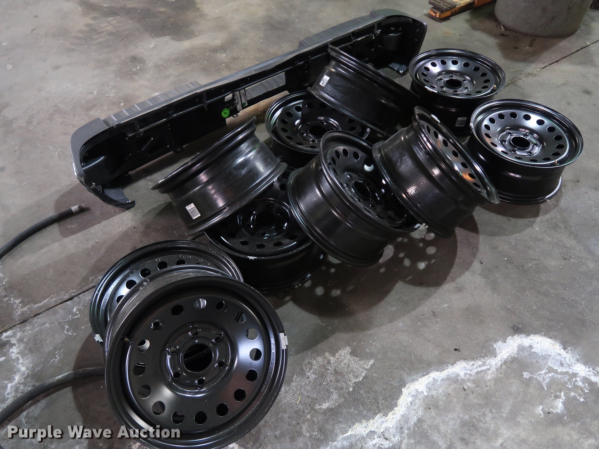 Chevrolet truck parts in Kansas City, KS Item DF2300 sold Purple Wave