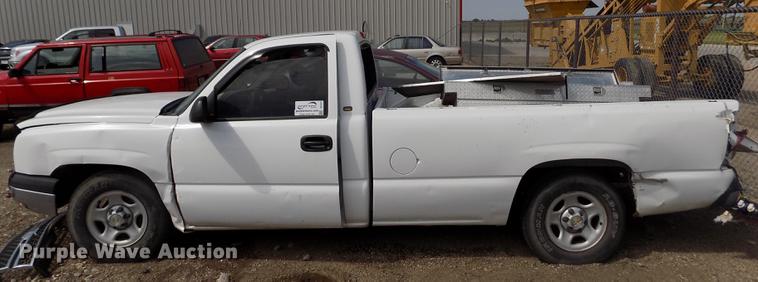 image for item DB9207 2003 Chevrolet Silverado 1500 pickup truck