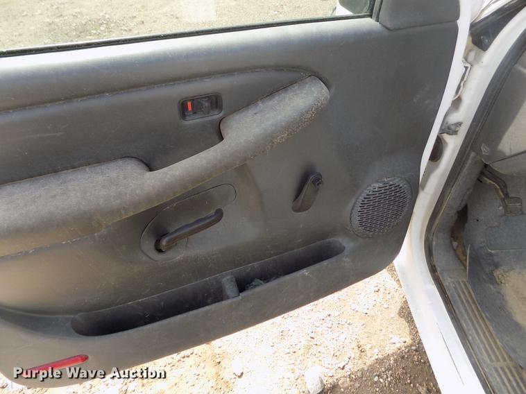 image for item DB9207 2003 Chevrolet Silverado 1500 pickup truck