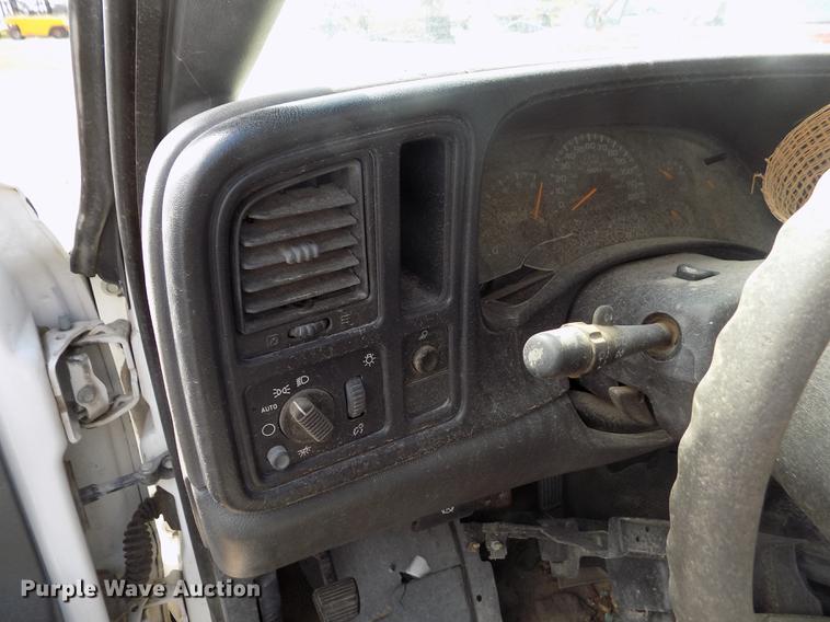 image for item DB9207 2003 Chevrolet Silverado 1500 pickup truck