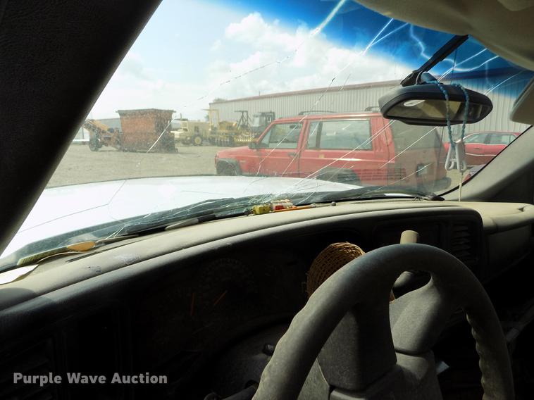 image for item DB9207 2003 Chevrolet Silverado 1500 pickup truck