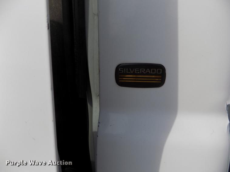 image for item DB9207 2003 Chevrolet Silverado 1500 pickup truck