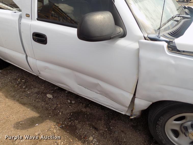 image for item DB9207 2003 Chevrolet Silverado 1500 pickup truck