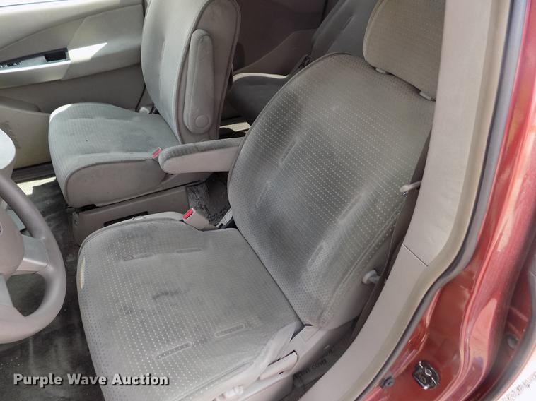 image for item DB9210 2005 Nissan Quest van