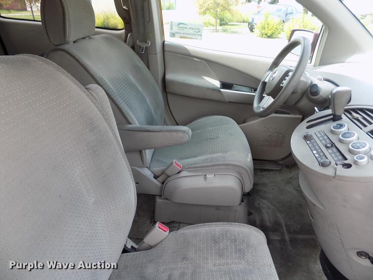 image for item DB9210 2005 Nissan Quest van