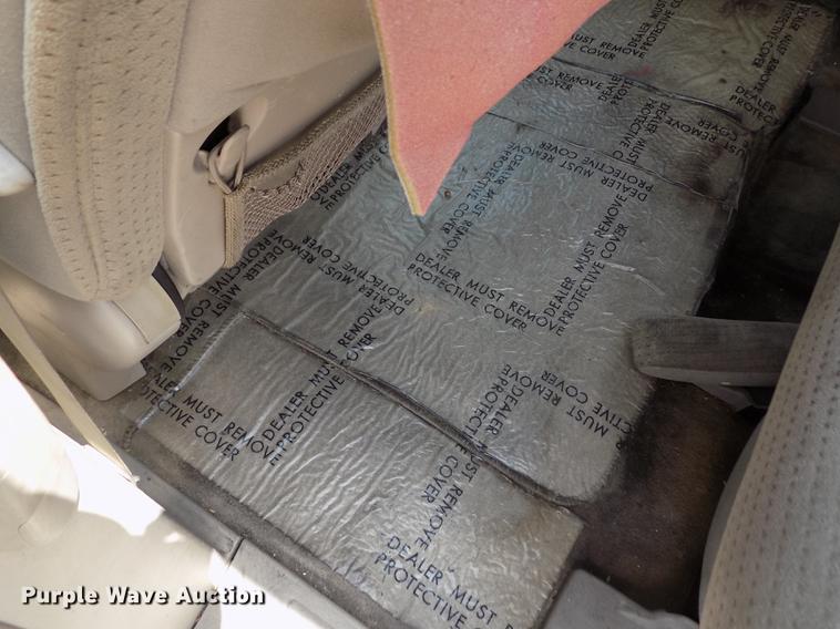 image for item DB9210 2005 Nissan Quest van