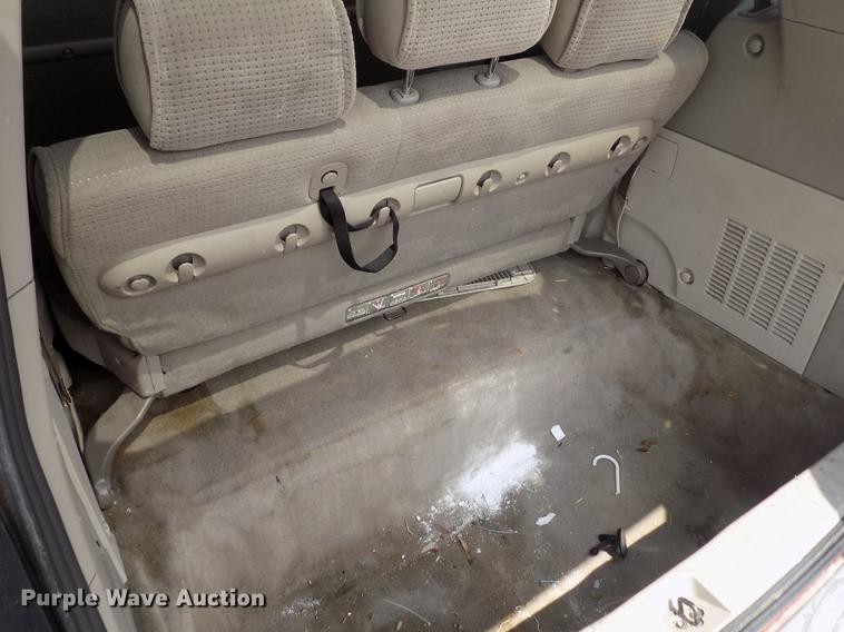 image for item DB9210 2005 Nissan Quest van