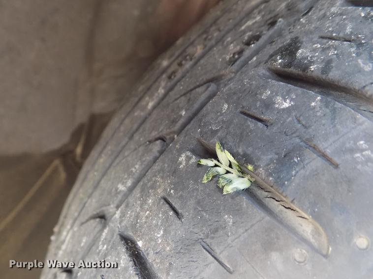 image for item DB9210 2005 Nissan Quest van