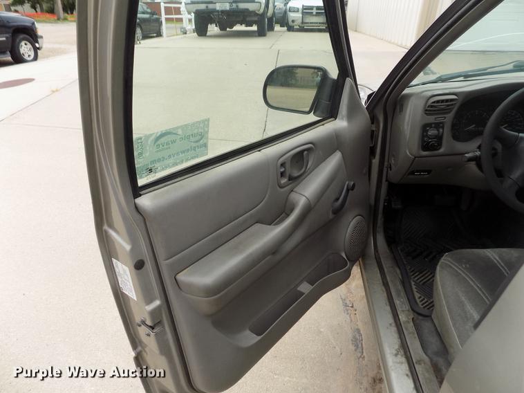 image for item DB9211 2002 Chevrolet S10 pickup truck