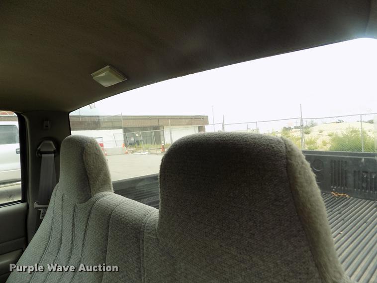 image for item DB9211 2002 Chevrolet S10 pickup truck