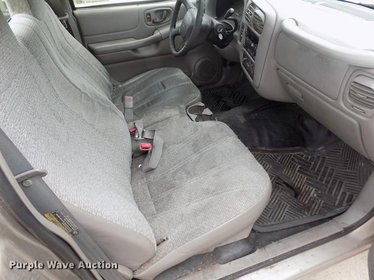 image for item DB9211 2002 Chevrolet S10 pickup truck