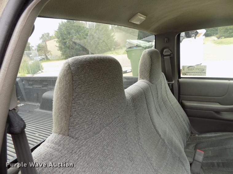 image for item DB9211 2002 Chevrolet S10 pickup truck