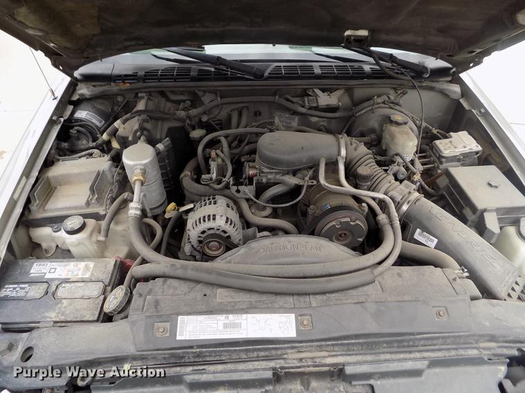 image for item DB9211 2002 Chevrolet S10 pickup truck