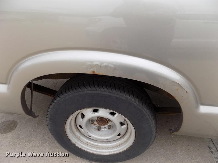 image for item DB9211 2002 Chevrolet S10 pickup truck