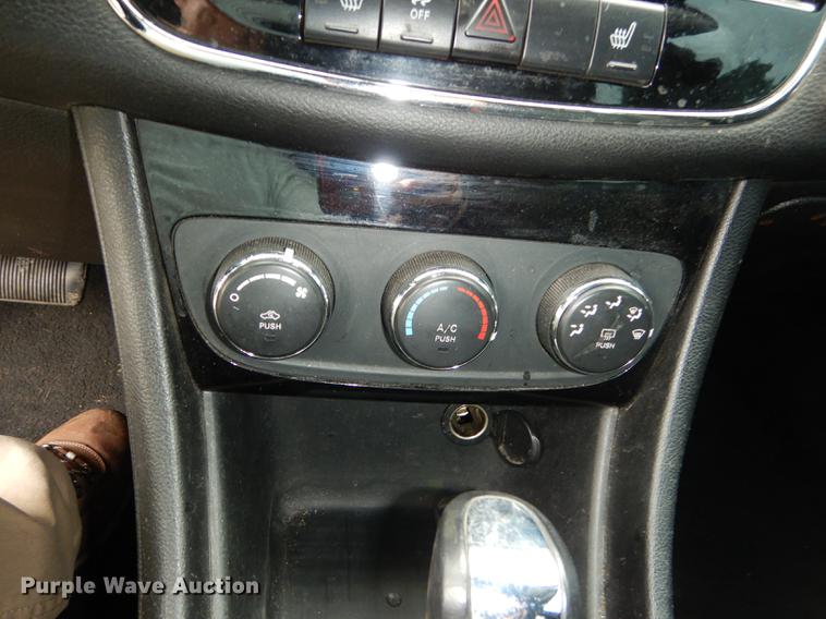 image for item DE1782 2011 Chrysler 200