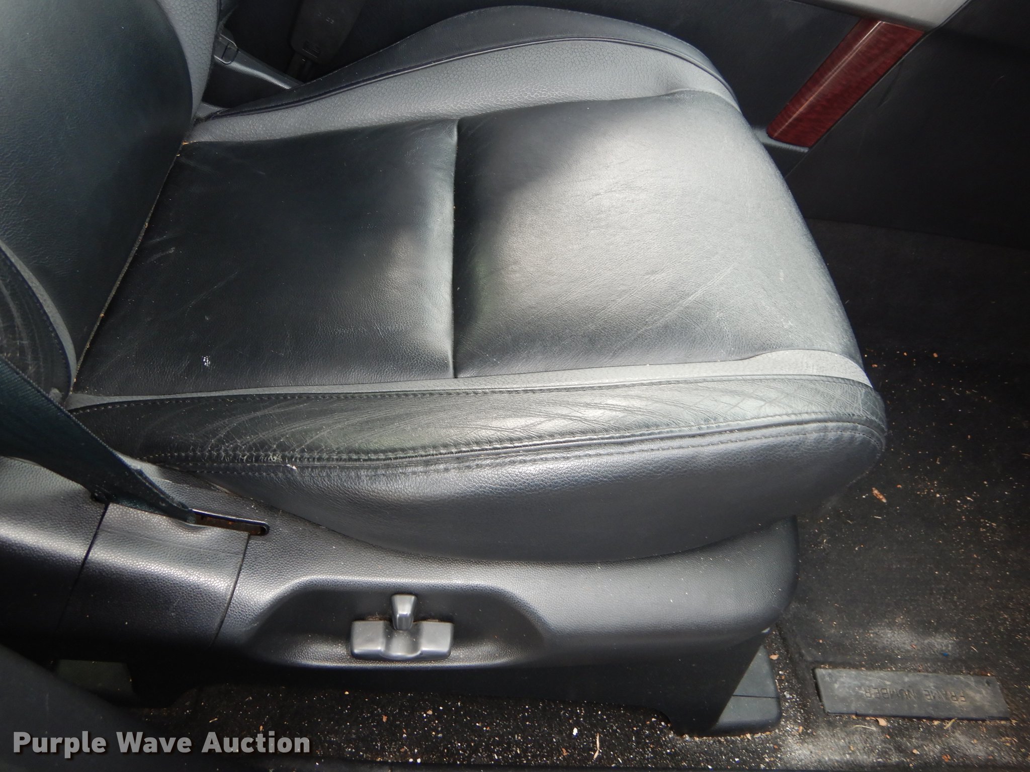 image for item DE1803 2007 Mazda CX9 SUV