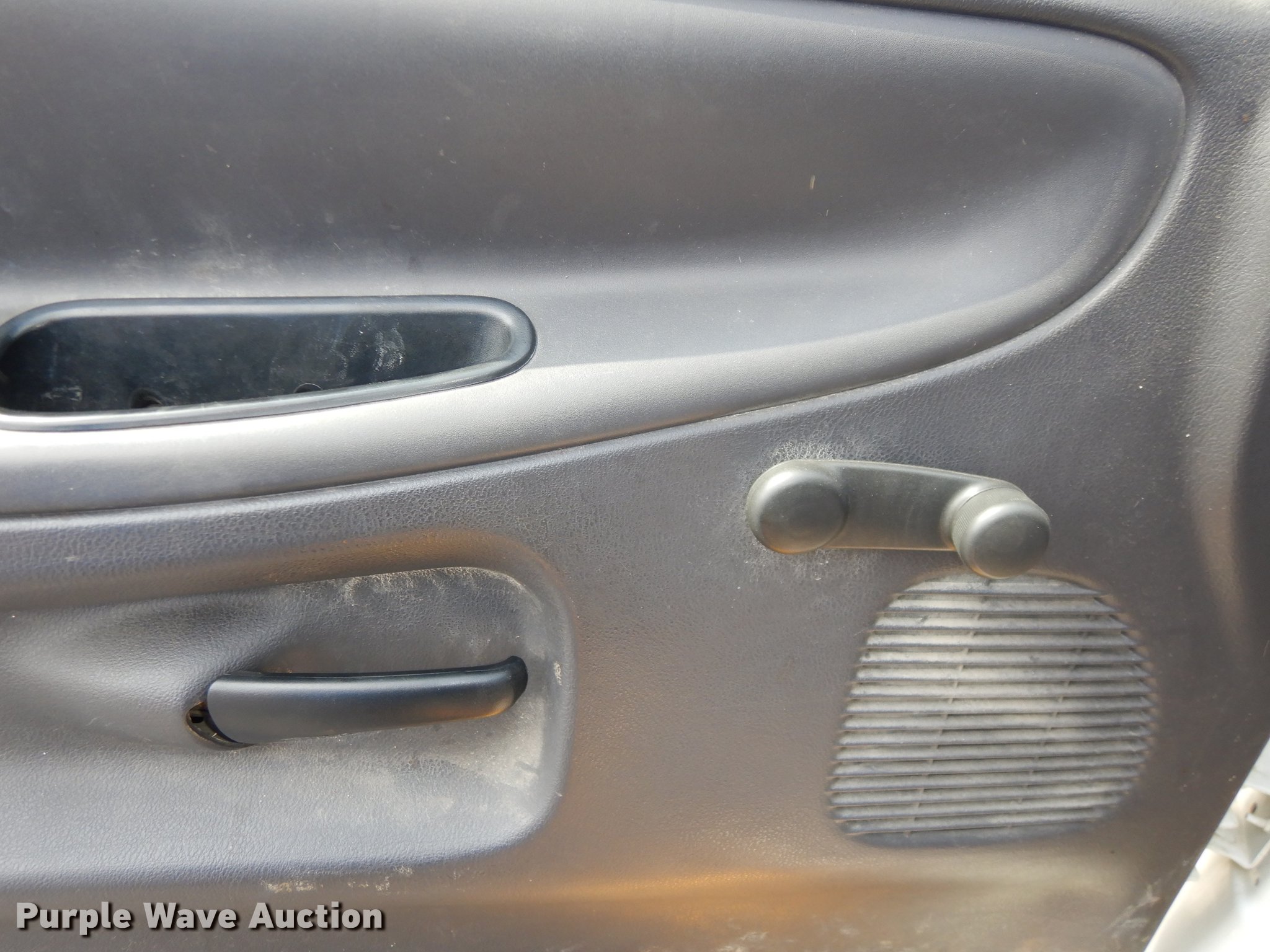 image for item DE1804 2001 Dodge Ram 1500 pickup truck