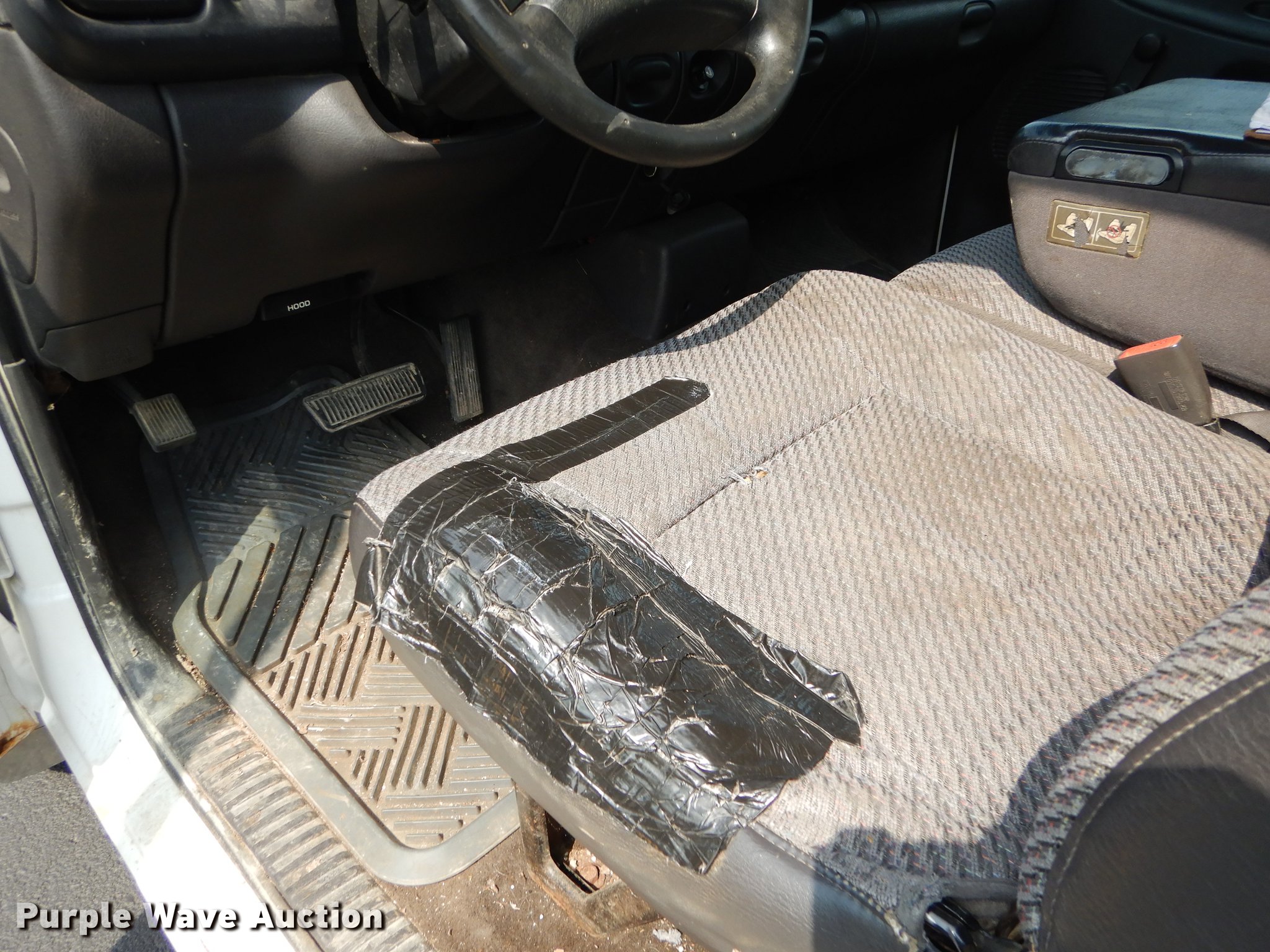 image for item DE1804 2001 Dodge Ram 1500 pickup truck