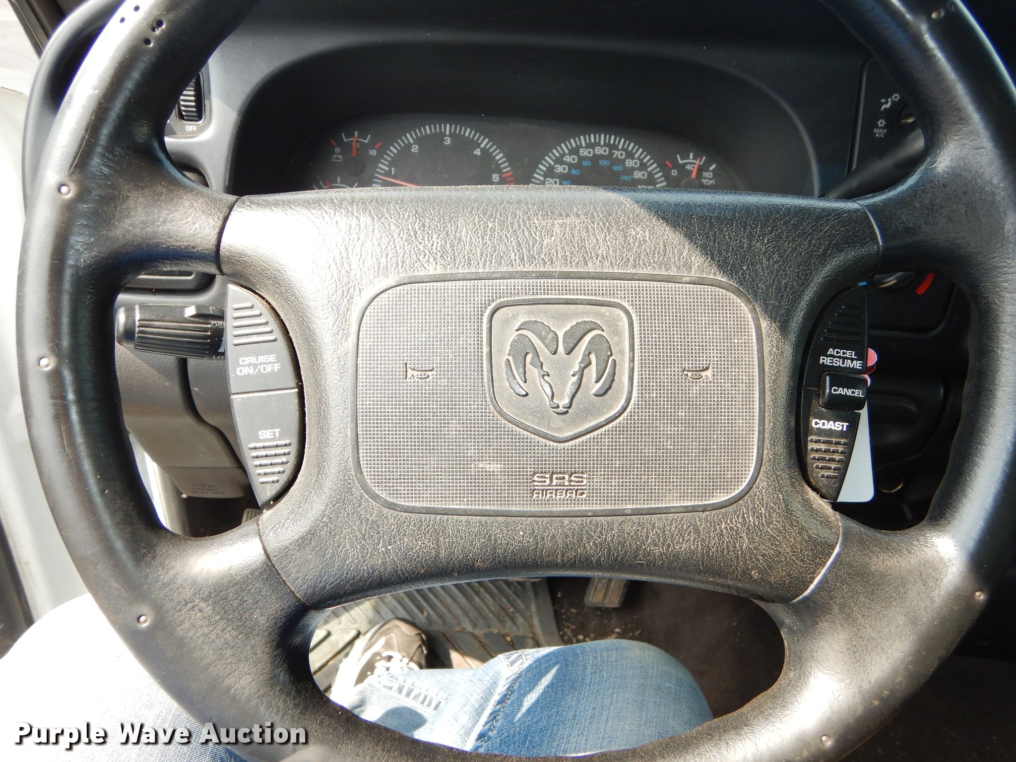 image for item DE1804 2001 Dodge Ram 1500 pickup truck