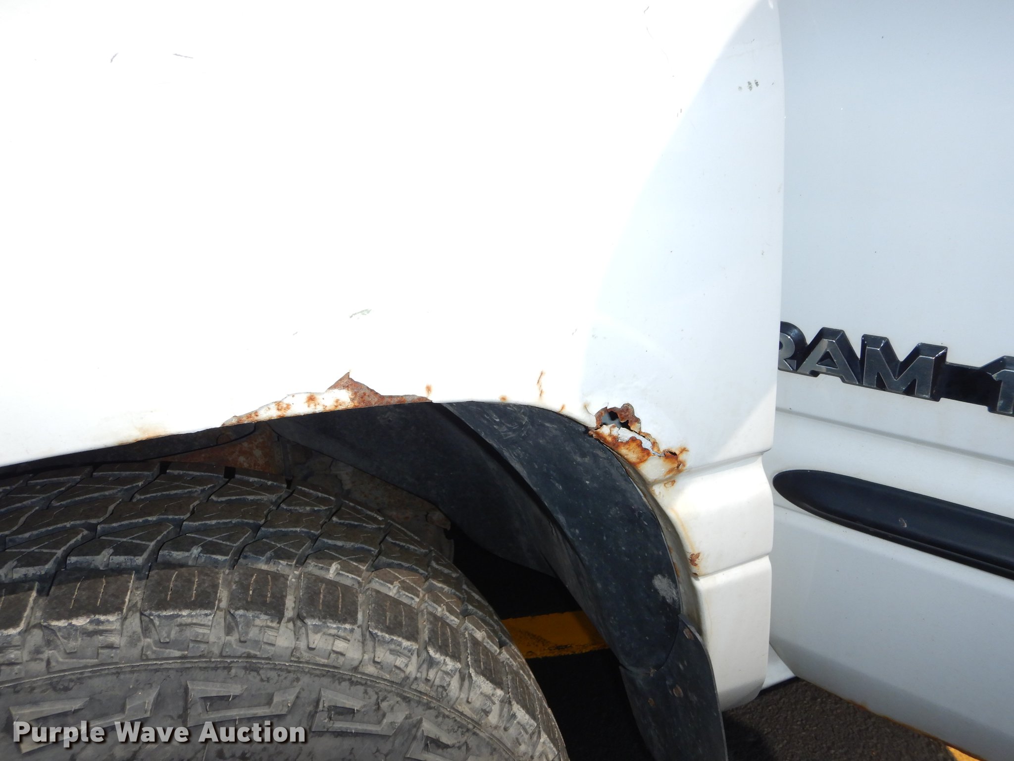 image for item DE1804 2001 Dodge Ram 1500 pickup truck