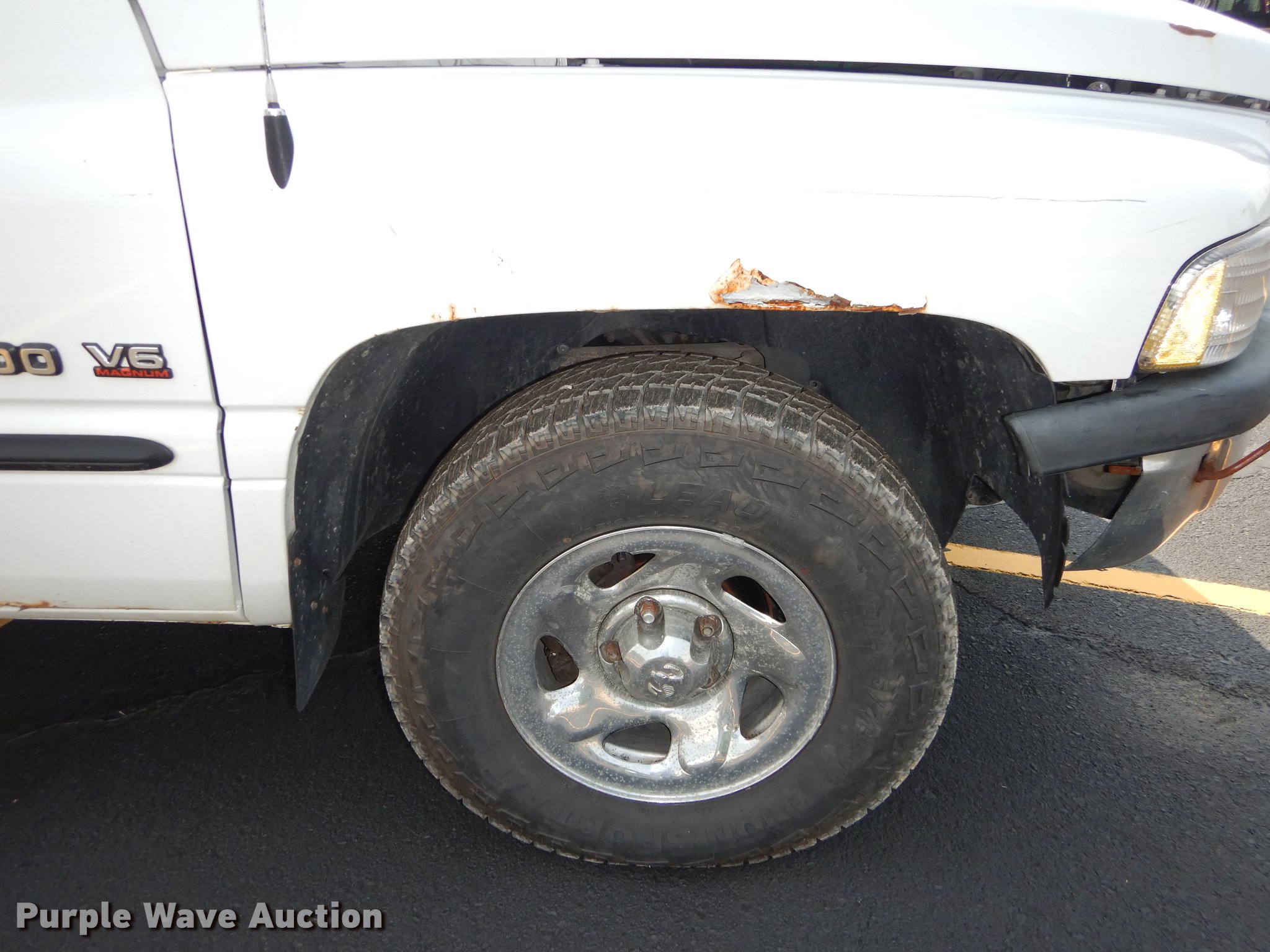 image for item DE1804 2001 Dodge Ram 1500 pickup truck