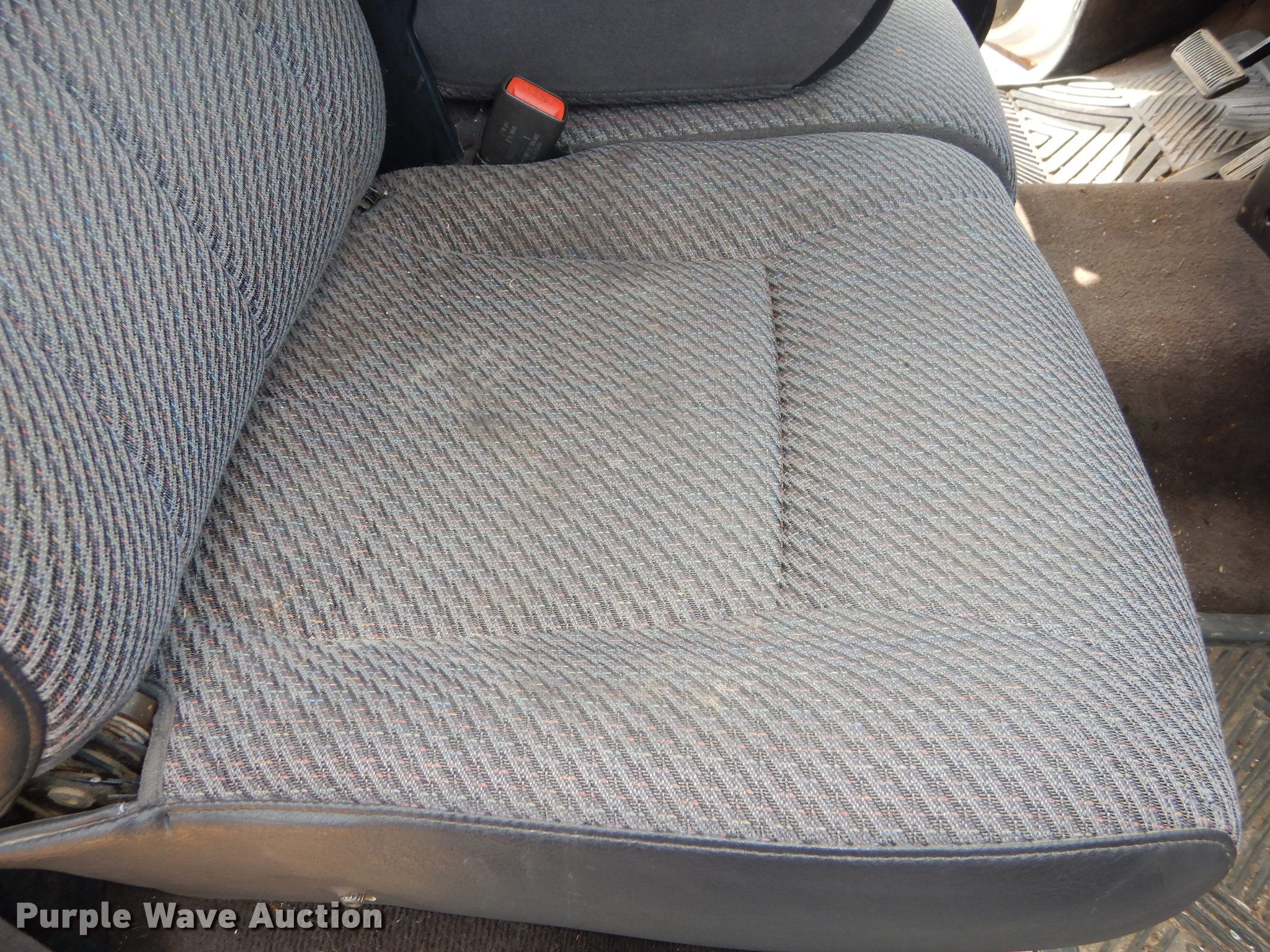 image for item DE1804 2001 Dodge Ram 1500 pickup truck