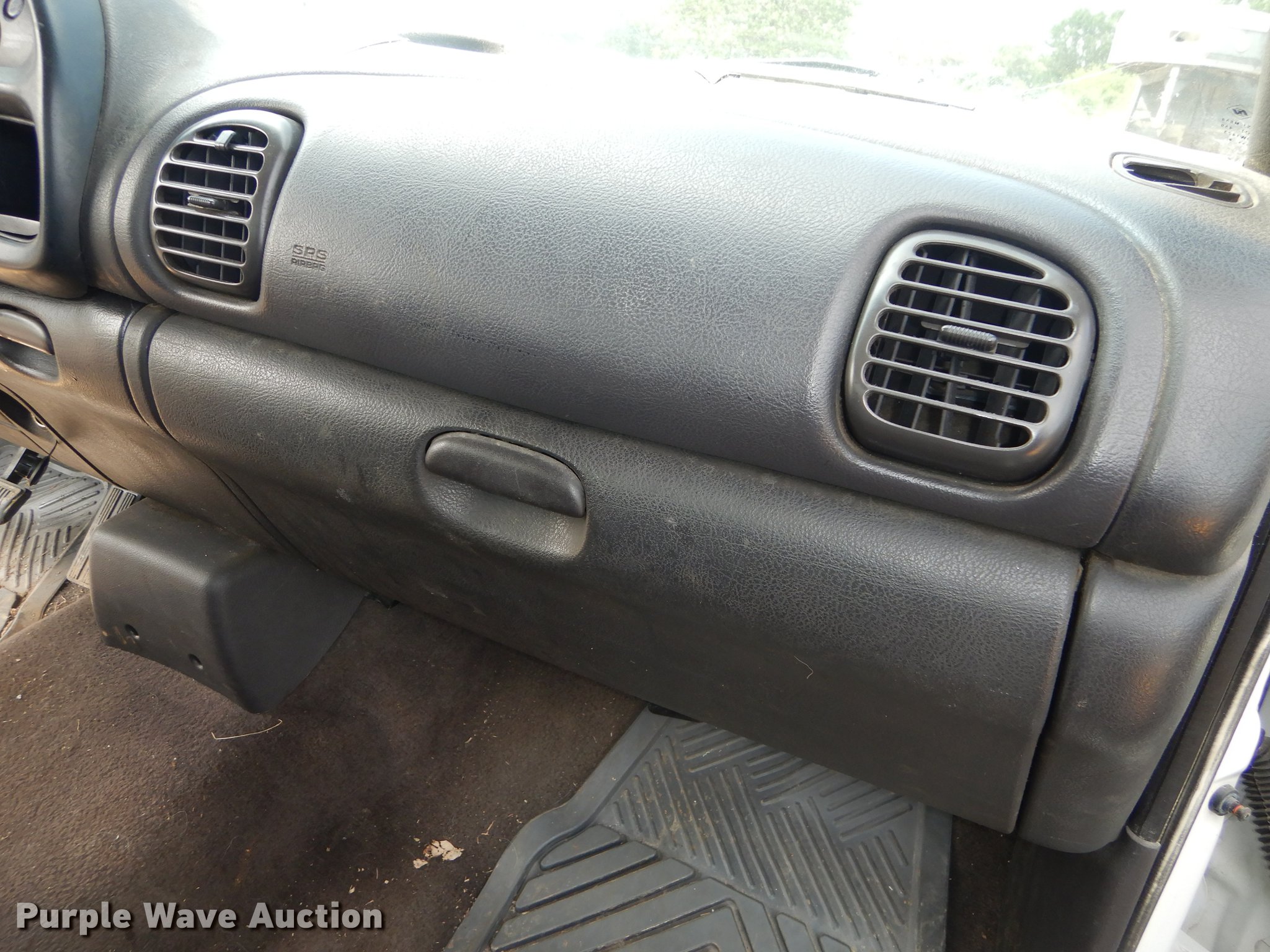 image for item DE1804 2001 Dodge Ram 1500 pickup truck