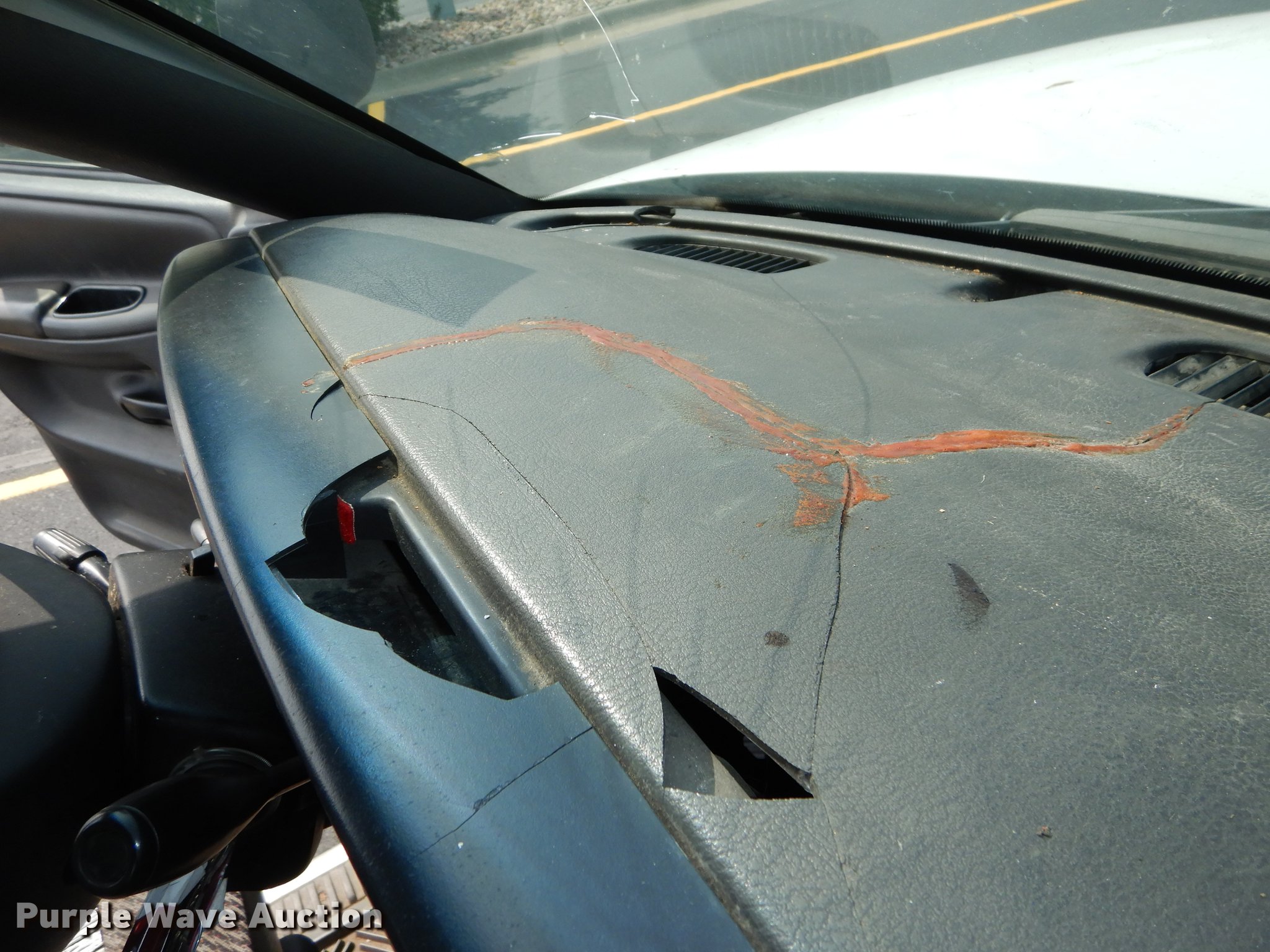 image for item DE1804 2001 Dodge Ram 1500 pickup truck