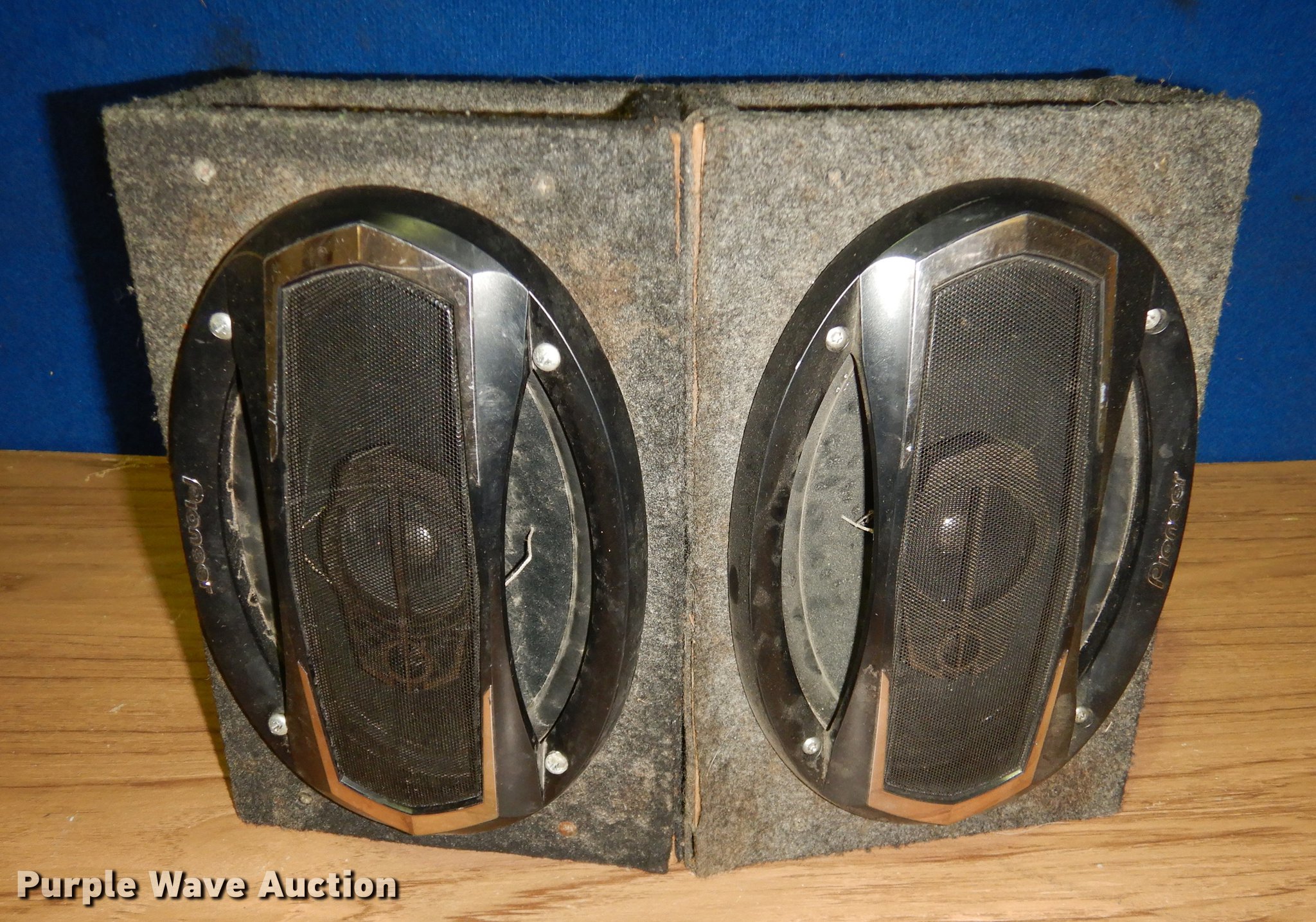 image for item EK9311 (2) Pioneer speakers