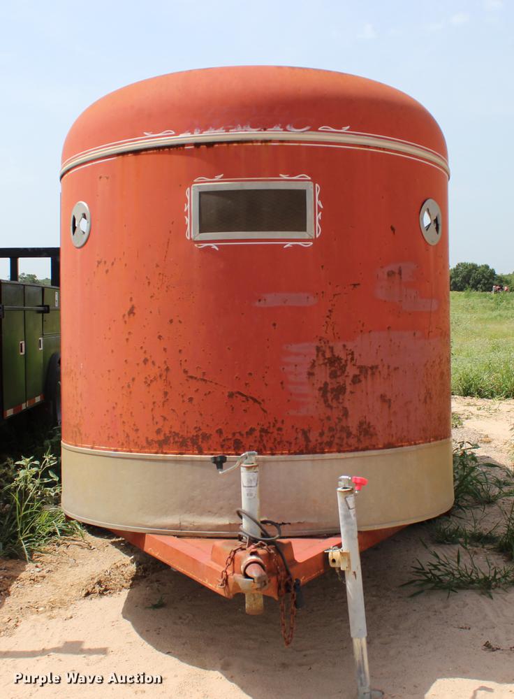 image for item BE9327 1993 Trailmaster livestock trailer