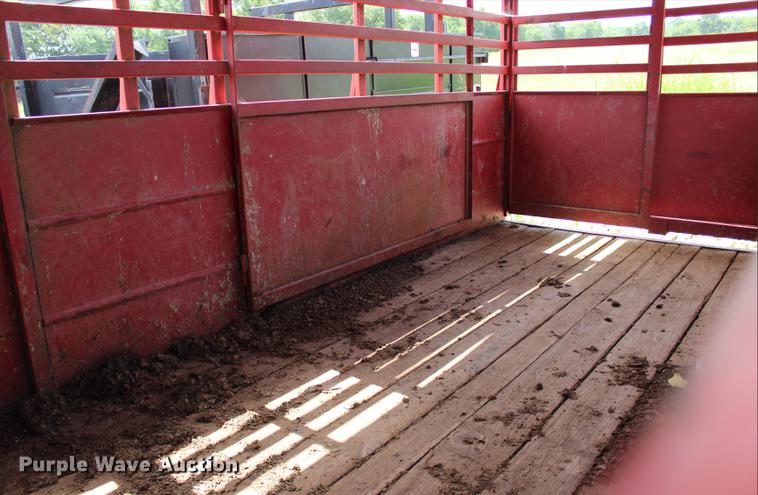 image for item BE9327 1993 Trailmaster livestock trailer