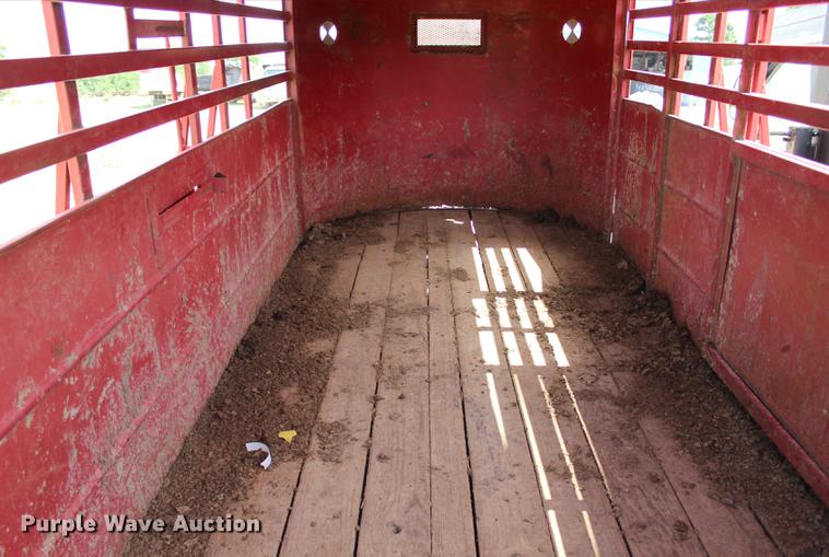 image for item BE9327 1993 Trailmaster livestock trailer