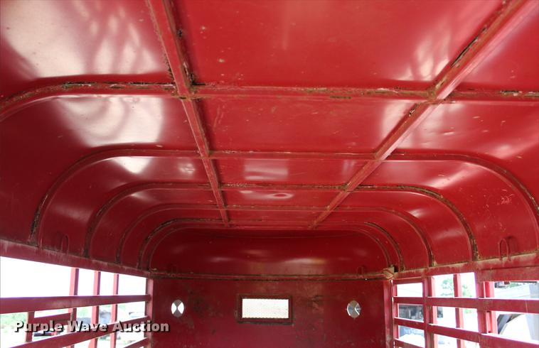 image for item BE9327 1993 Trailmaster livestock trailer