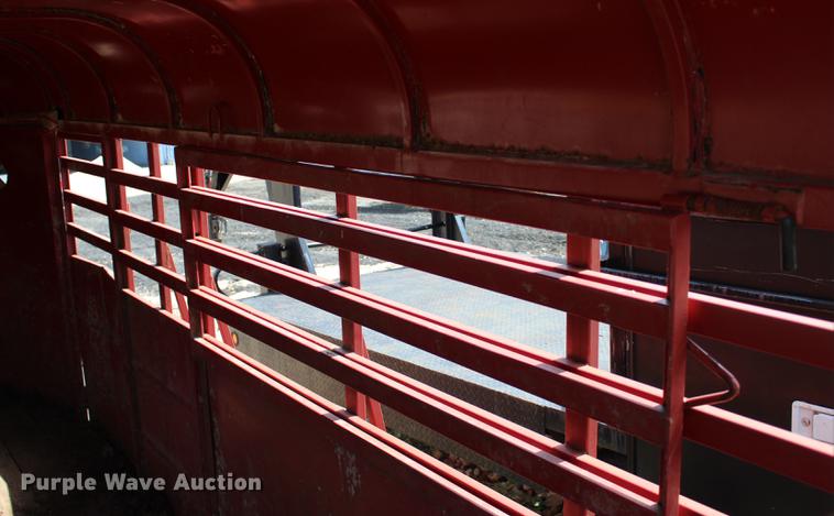 image for item BE9327 1993 Trailmaster livestock trailer