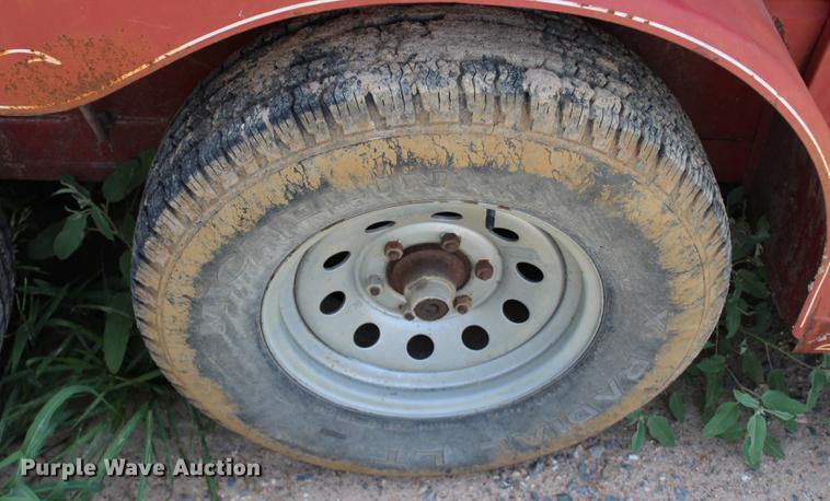 image for item BE9327 1993 Trailmaster livestock trailer