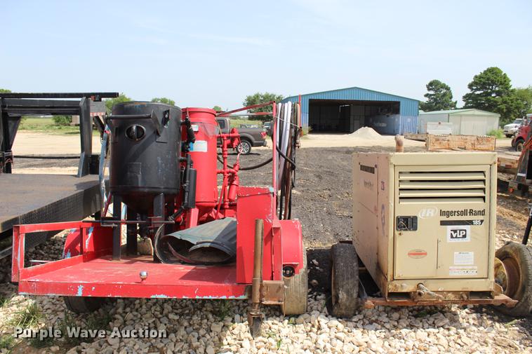 image for item BE9330 Sandblasting unit