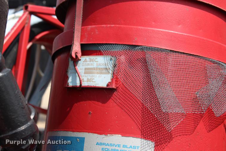 image for item BE9330 Sandblasting unit