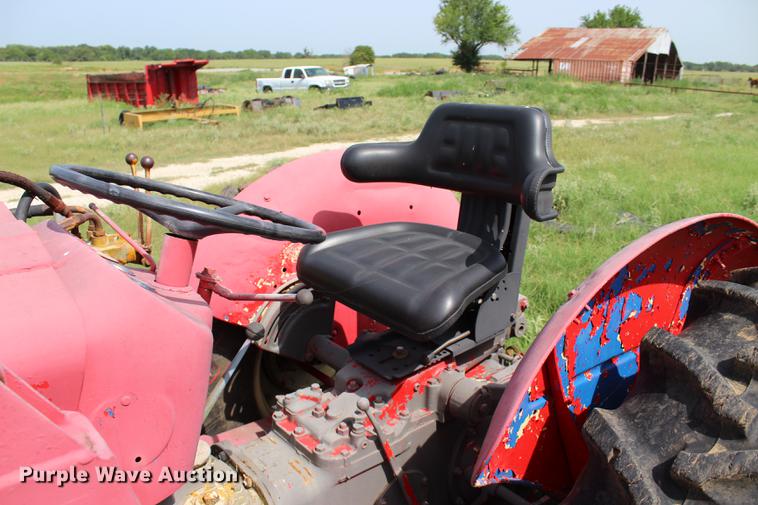 image for item BE9332 Massey-Ferguson tractor