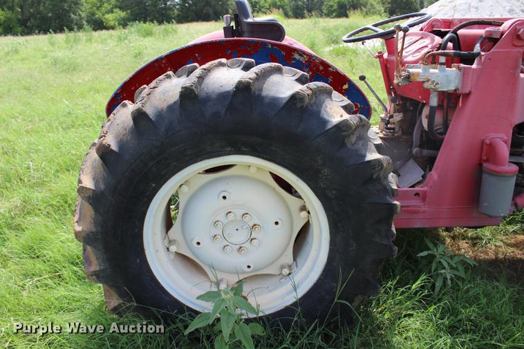image for item BE9332 Massey-Ferguson tractor