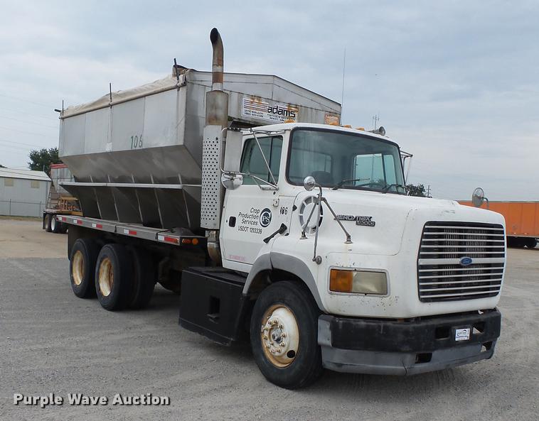 image for item DB7086 1995 Ford L9000 fertilizer truck
