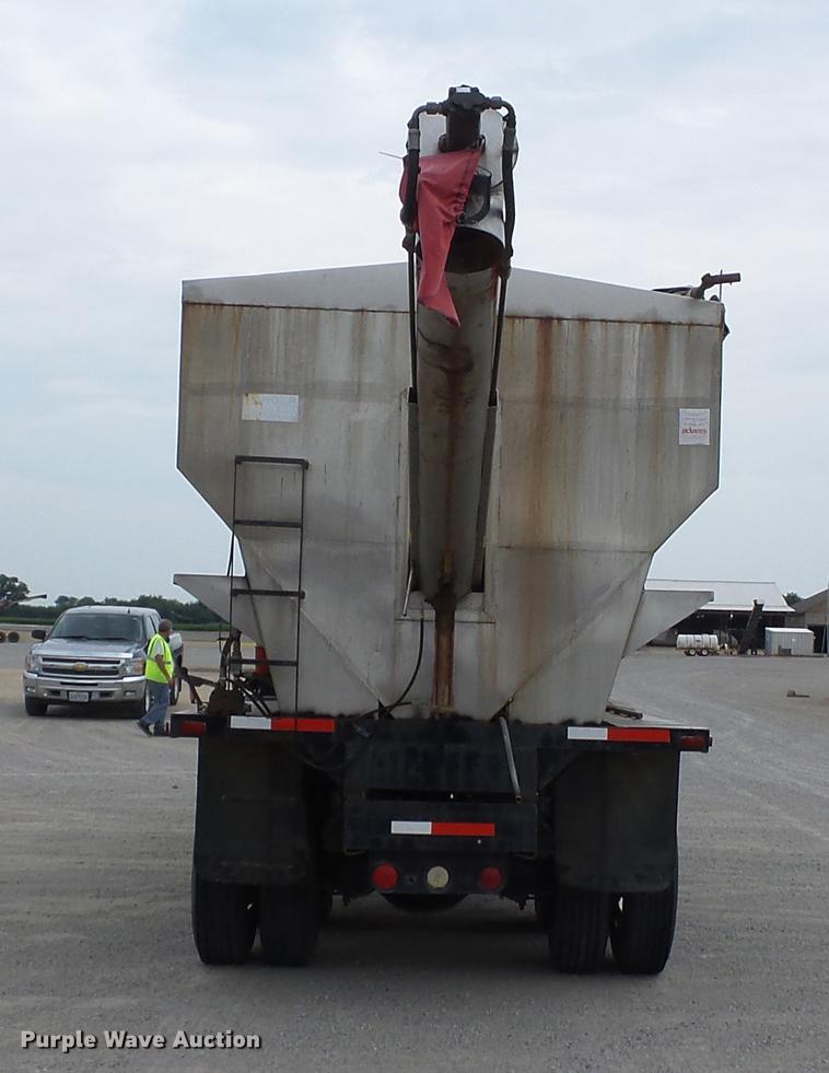 image for item DB7086 1995 Ford L9000 fertilizer truck