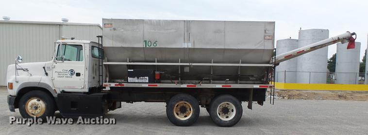 image for item DB7086 1995 Ford L9000 fertilizer truck