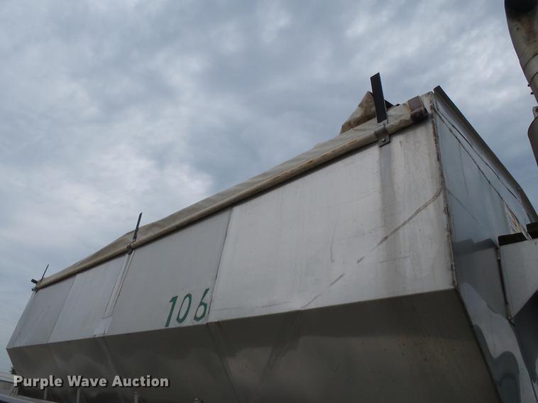 image for item DB7086 1995 Ford L9000 fertilizer truck