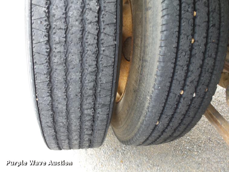 image for item DB7086 1995 Ford L9000 fertilizer truck