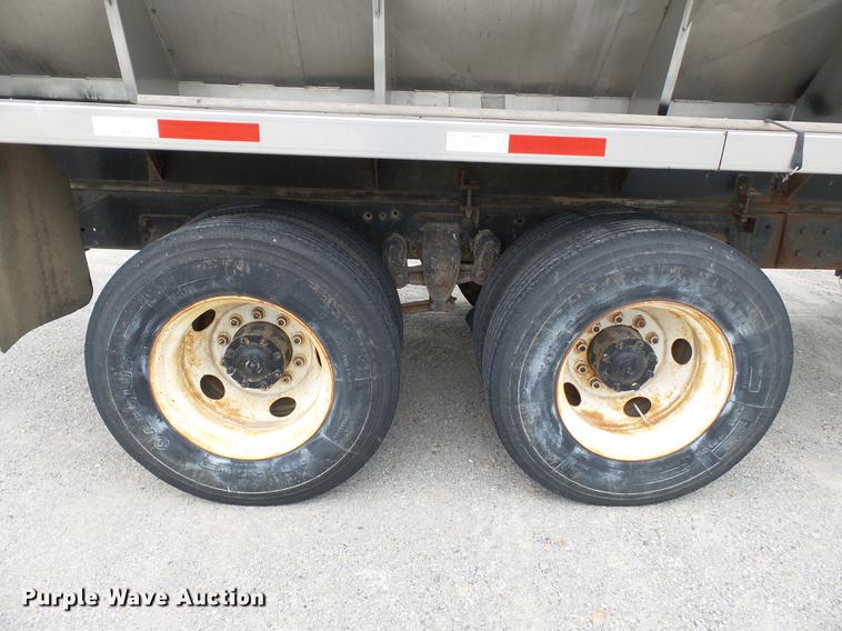 image for item DB7086 1995 Ford L9000 fertilizer truck