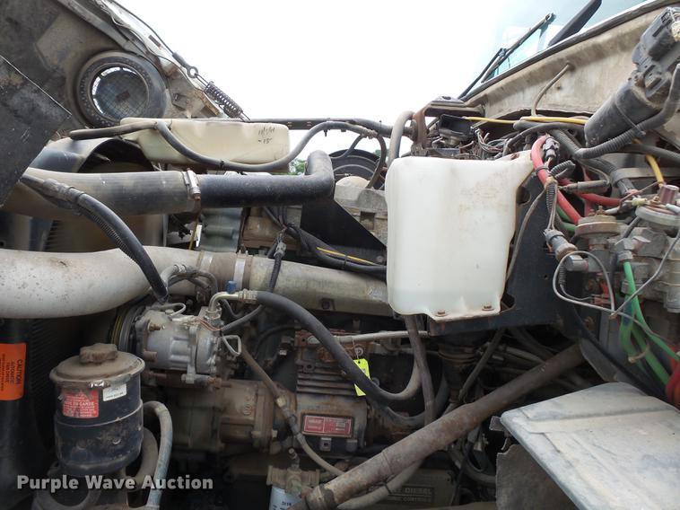 image for item DB7086 1995 Ford L9000 fertilizer truck