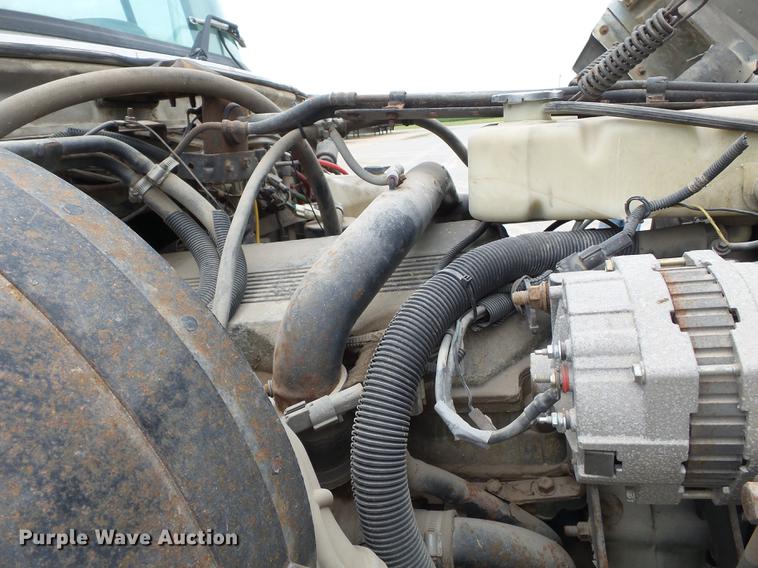 image for item DB7086 1995 Ford L9000 fertilizer truck