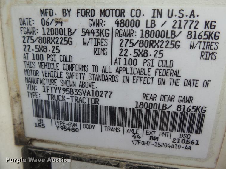 image for item DB7086 1995 Ford L9000 fertilizer truck