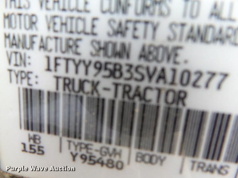 image for item DB7086 1995 Ford L9000 fertilizer truck